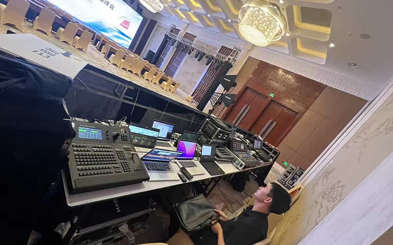 廣告物料制作會場布景舞臺搭建展位搭建舞臺燈光設(shè)備演藝音響高清LED屏